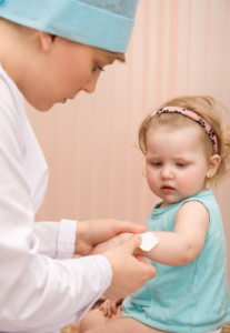 doctor_checking_child