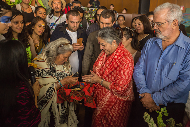 Reconocimiento a Vandana Shiva