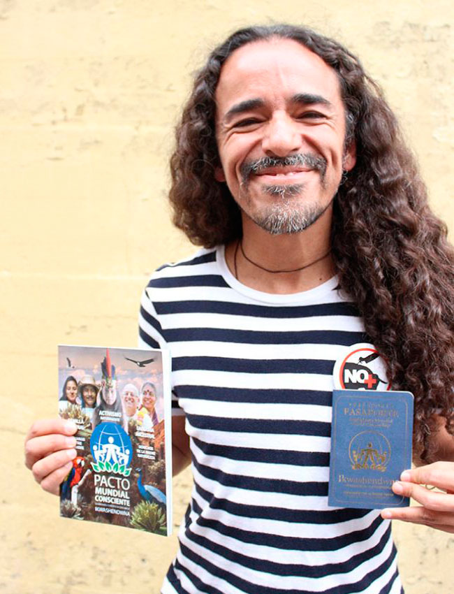 Pasaporte ciudadano del mundo - Rubén Albarran